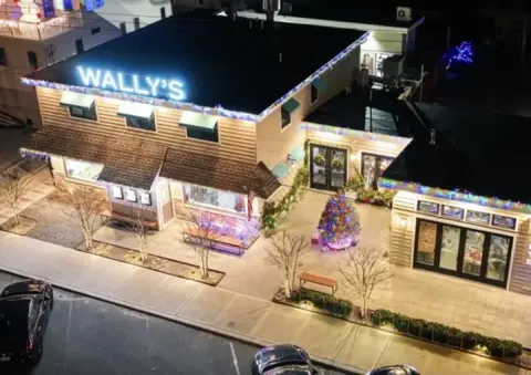 Wally's restaurant in Surf City at night